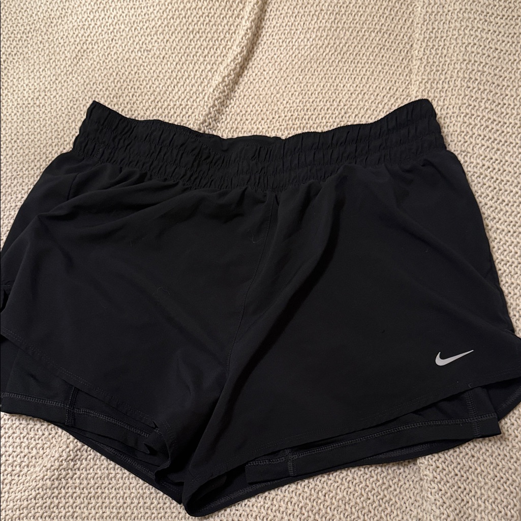 Nike Women's Running Dri-Fit Black Shorts Size Large- High Rise- Pocket In Back